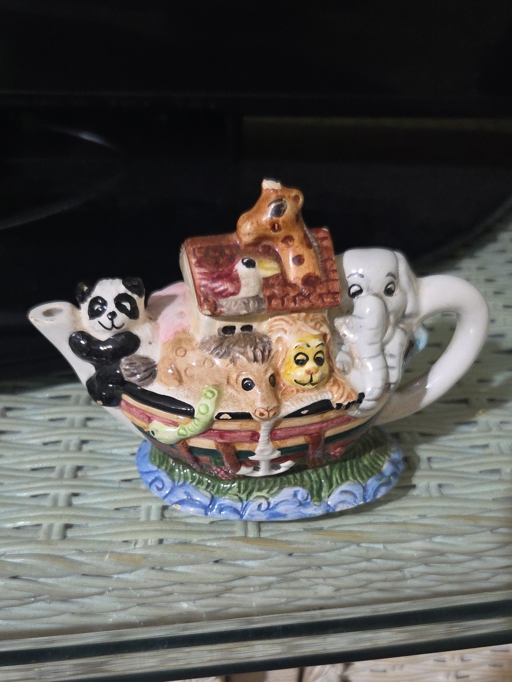 Vintage Mini 1995 Tea-Nee Teapots By Cardinal Inc. Noah's Ark. Chip On giraffe.